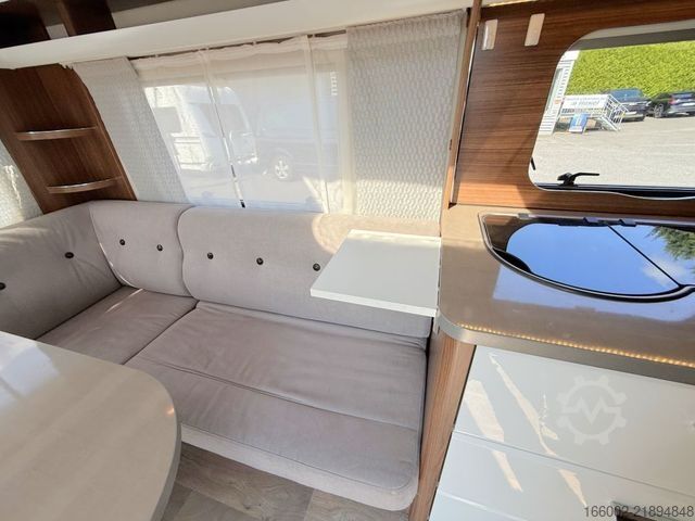 Karavan HYMER/ERIBA Exciting 530 2000 kg Mover Alko Mammut auto