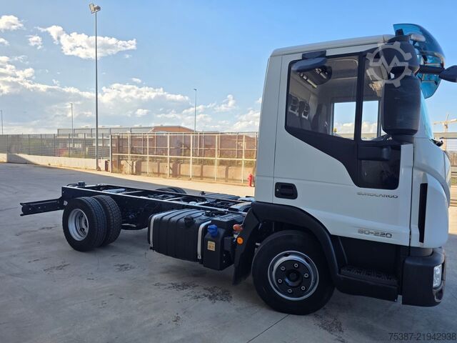 ট্রাক চ্যাসিস iveco Eurocargo 80E22