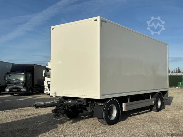 Kufor Pacton PACTON GESLOTEN AANHANGER MET LAADKLEP