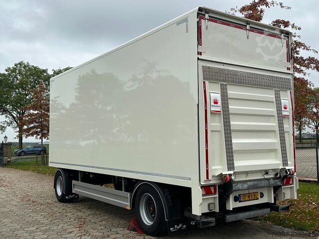 Kufor Pacton PACTON GESLOTEN AANHANGER MET LAADKLEP