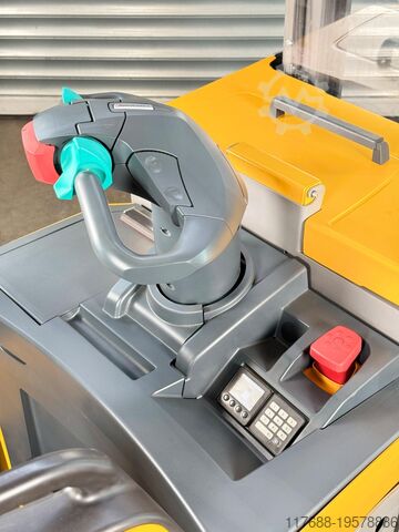 Οδηγός φορτηγού υψηλής ανύψωσης Jungheinrich ERD 220 - Service Neu - Batterie 80% -Nur 4.462 Std.- 2,56m