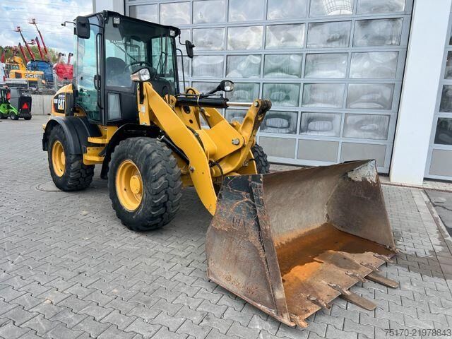 Chargeuse CAT 908M / 3.000h / Gabel / Schaufel