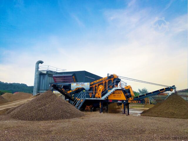 Siebanlage 120-200 TPH mobile screening plant 120-200 TPH mobile screening plant