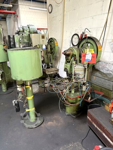 Presse excentrique + trémie d’alimentation BERRENBERG EPT