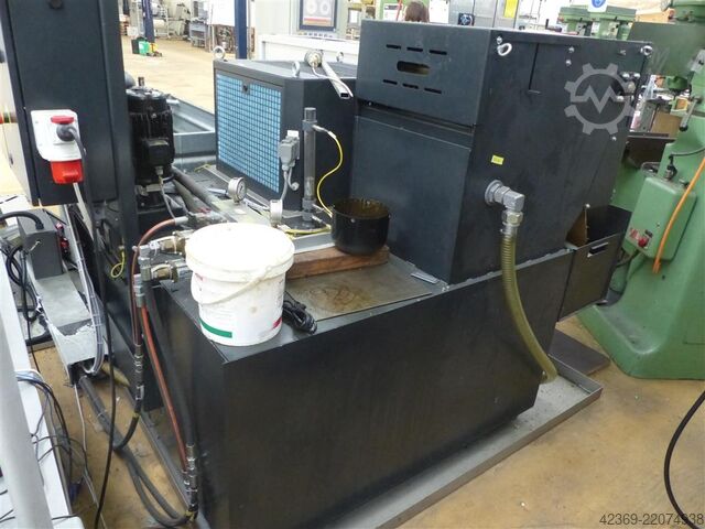 CNC Turning- and Milling Center OKUMA LB 3000EX II-MC1000 Space Turn with Robot loading