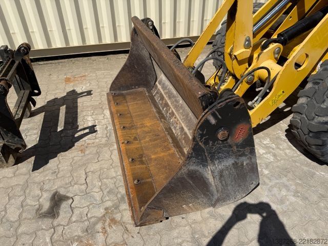 Radlader YANMAR V100 / 2019 BJ / Schaufel + Gabel