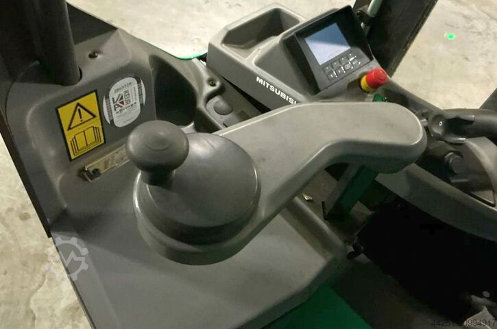 Apilador eléctrico de conductor a bordo Mitsubishi Electric SBR16N2