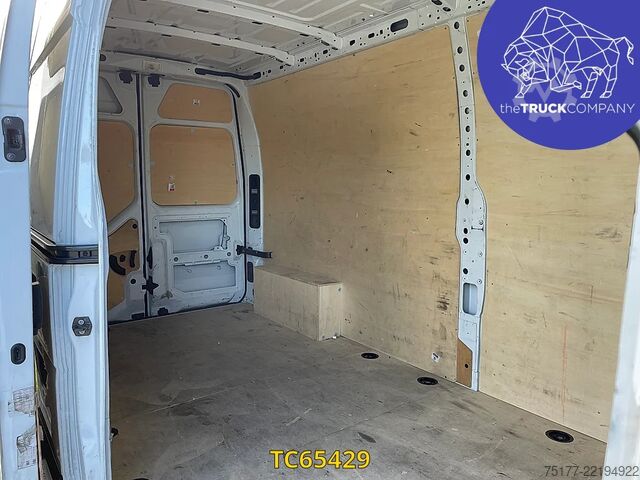 רכב מסחרי סגור Renault Master L3H2