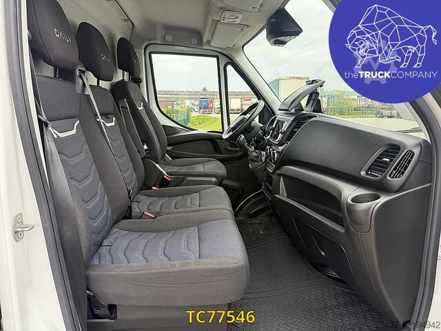 Fourgon tôlé Iveco Daily 35S18V12
