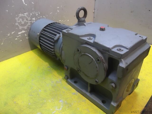 Motor gear 0.75 kW 16 rpm SEW** SSG3D80-N-4-BK
