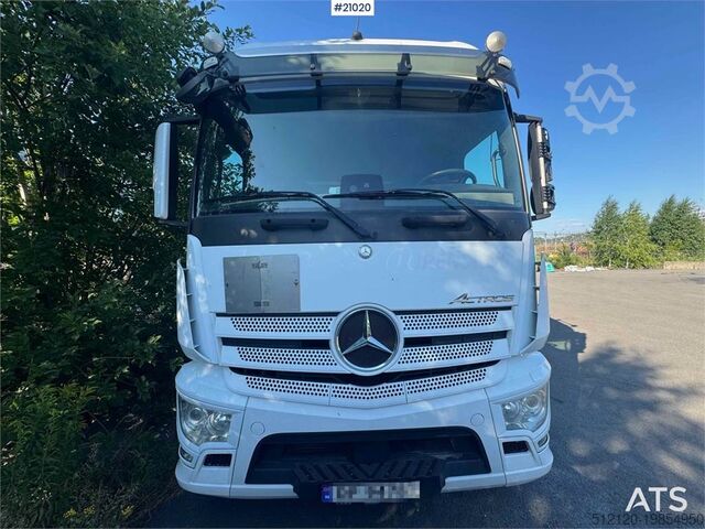Ferðatösku Mercedes-Benz Actros box truck with side opening!