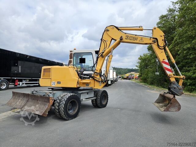 Pyöräalustainen kaivinkone Liebherr A 308