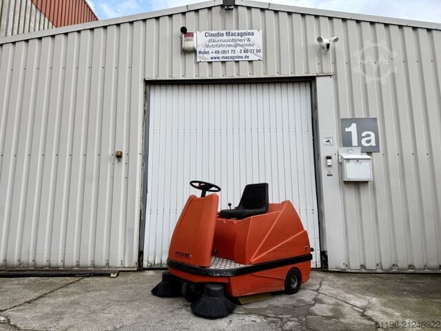 Ride-on vacuum sweeper Stolzenberg Twin Top TT 1100 / E Aufsitzkehrmaschine