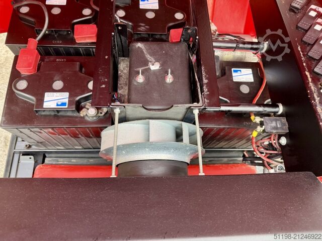 Ride-on vacuum sweeper Stolzenberg Twin Top TT 1100 / E Aufsitzkehrmaschine