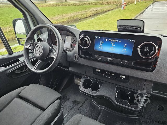 High-roof van MERCEDES-BENZ SPRINTER 315 L2H2 Mbux10 RWD