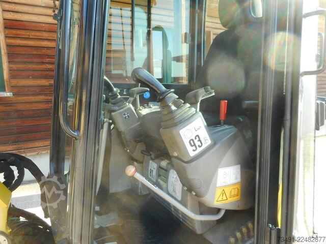 Miniexcavadora Yanmar Vio 25-3