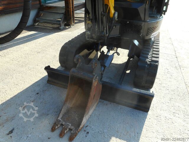 Miniexcavadora Yanmar Vio 25-3