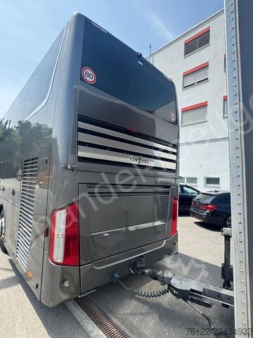 Kétemeletes Van Hool Astromega
