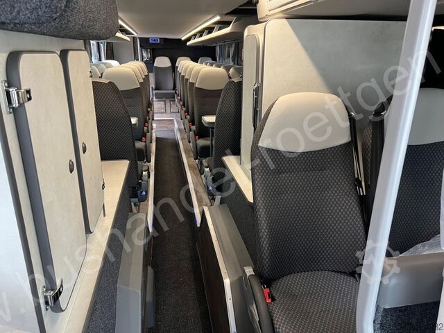 Kétemeletes Van Hool Astromega