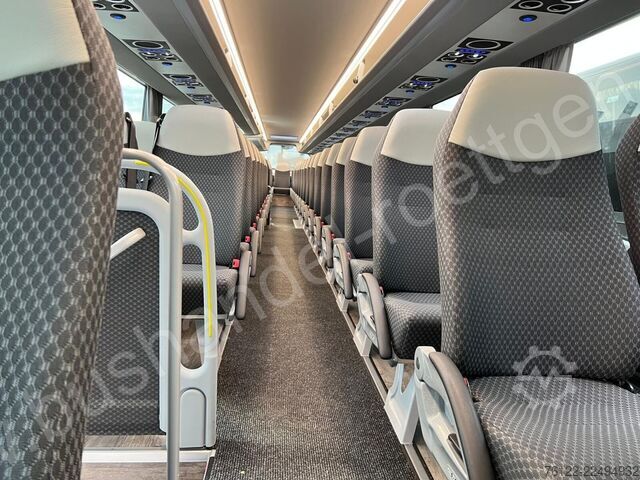 Kétemeletes Van Hool Astromega