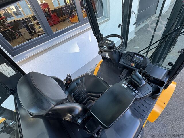 Carrello elevatore Jungheinrich TFG435s