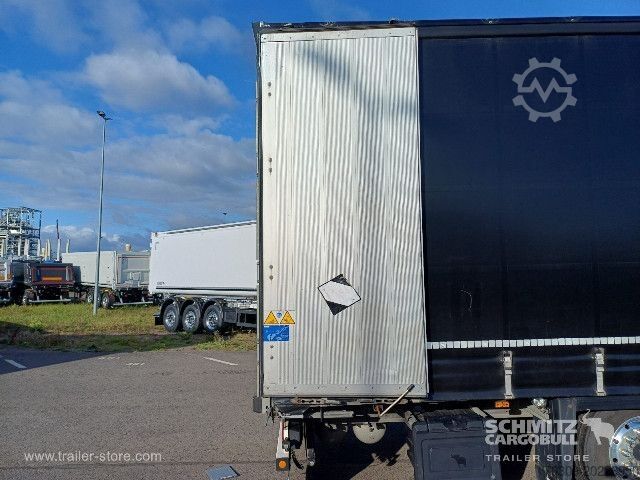 Отворена полуприколка со церада Schmitz Cargobull Curtainsider Mega Getränke