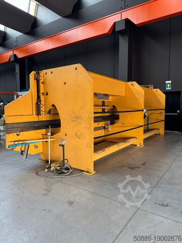 Abkantpresse 8,2 m / 110 TONNEN  