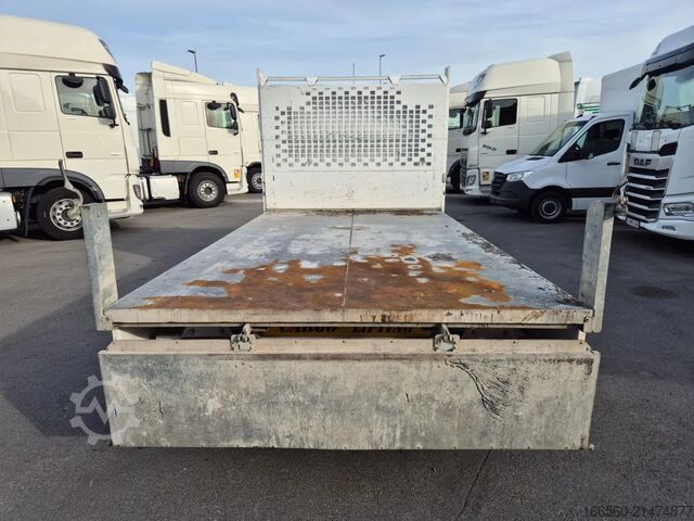 قلاب Mercedes-Benz SPRINTER 317 CDI