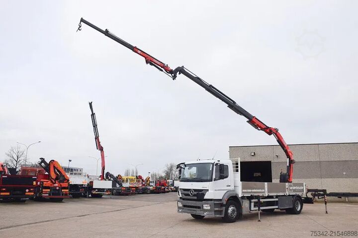 Memuat platform Mercedes-Benz Axor 1829 + Fassi 135 Flygip