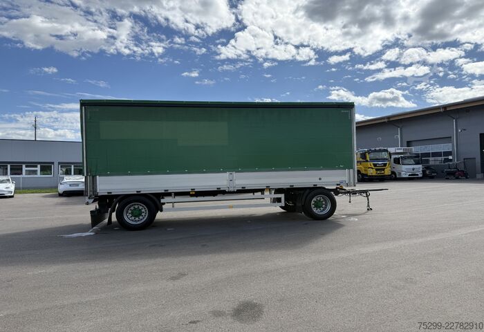 Opin sláttuvagn með presenningi  UE 18 Plane / Swiss-Vehicle