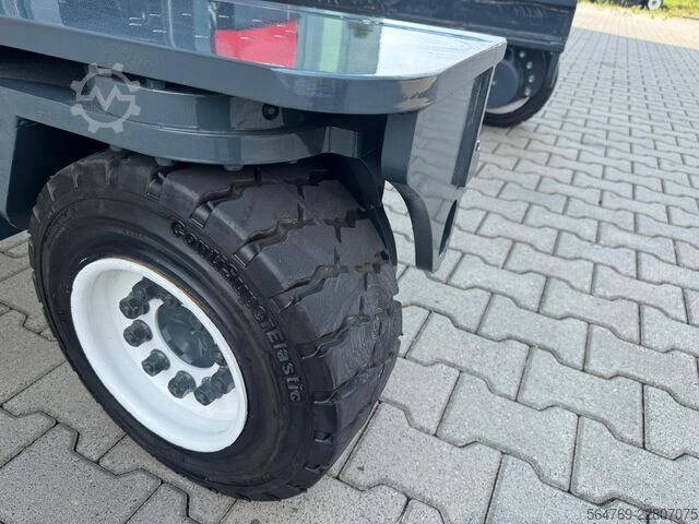 četvorosmerni viljuškar Combilift C4000 /LPG / Perfect/ 2018 year