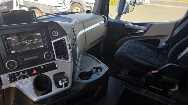 Camião cisterna Mercedes Benz Actros 1846 4x2