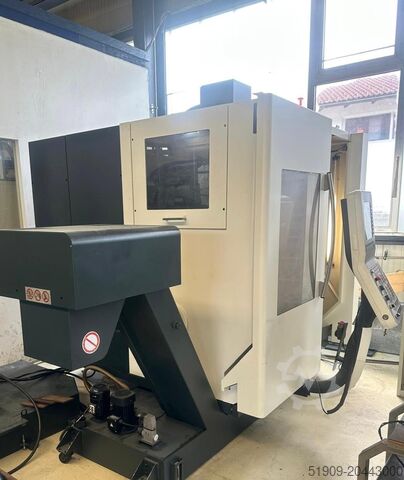 Pusat permesinan vertikal Deckel Maho DMC 635V ecoline