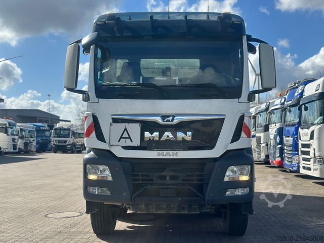 Kippiauto MAN TGS 35.420 8x4BB Muldenkipper Schmitz Stahl