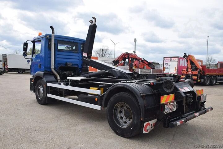 후크 암 시스템 MAN TGM 18.290