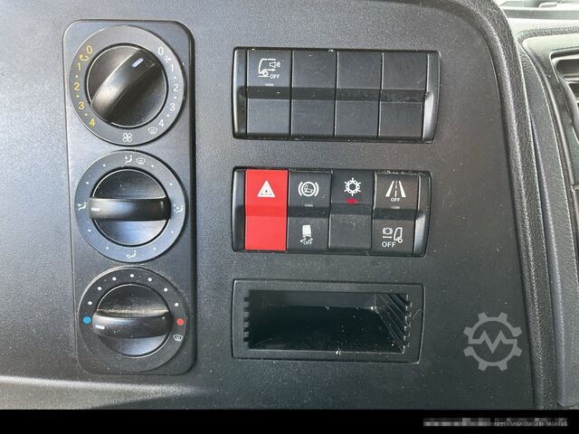 Camion caisson MERCEDES-BENZ 1224 L Koffer 7,20m* LBW 1,5t*Klima*Automatik
