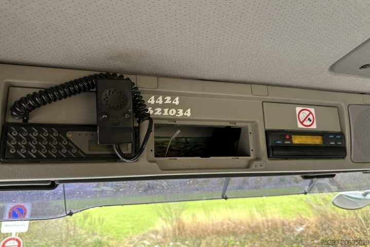 Autocamion cu cârlig pentru containere Volvo FH-480 8x4R Moser / Swiss-Vehicle