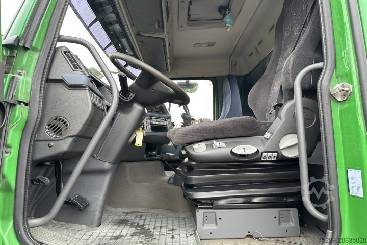 Autocamion cu cârlig pentru containere Volvo FH-480 8x4R Moser / Swiss-Vehicle