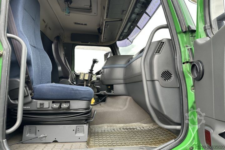 Autocamion cu cârlig pentru containere Volvo FH-480 8x4R Moser / Swiss-Vehicle