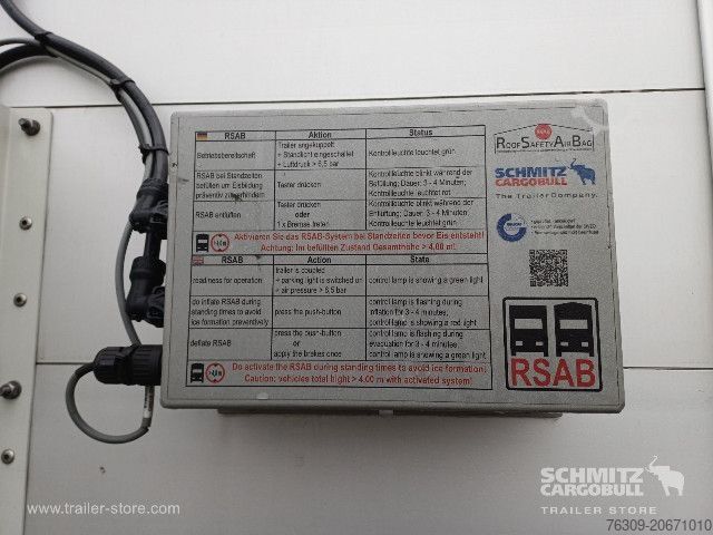 Naczepa otwarta z plandeką Schmitz Cargobull Curtainsider Standard Getränke