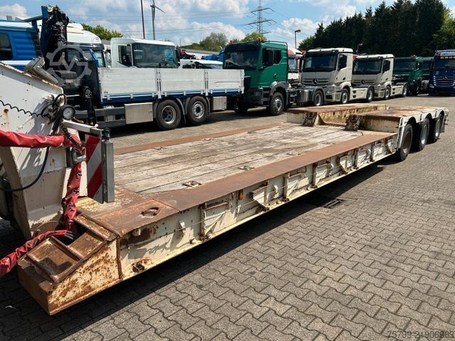 Low loader semitrailer NOOTEBOOM Tiefbett Tieflader mit 3 Lenkbaren 12t Achsen
