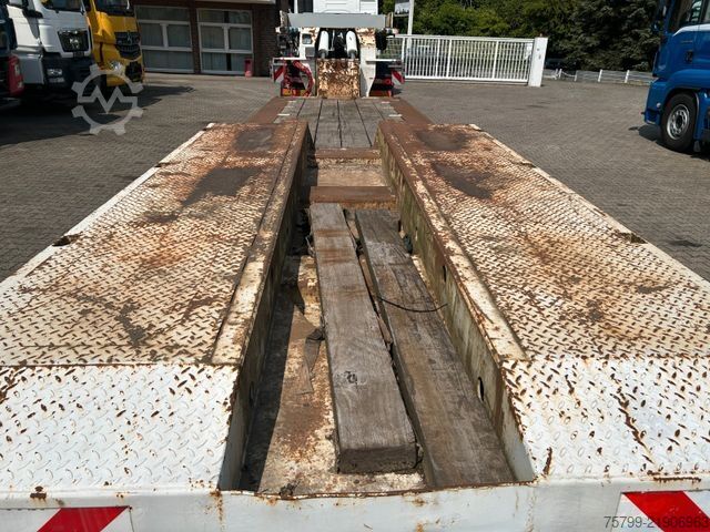 Low loader semitrailer NOOTEBOOM Tiefbett Tieflader mit 3 Lenkbaren 12t Achsen