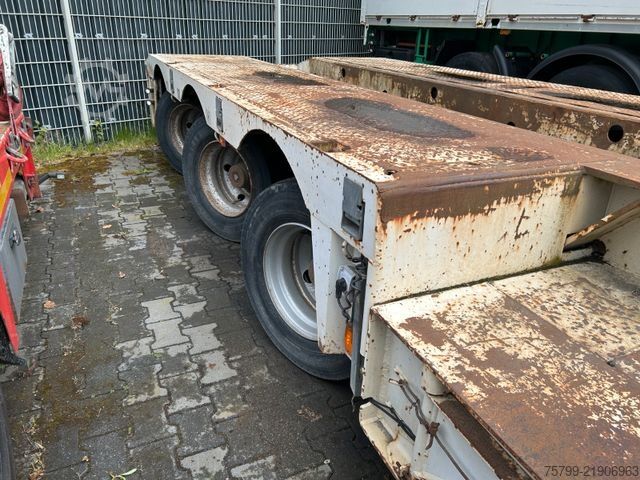 Low loader semitrailer NOOTEBOOM Tiefbett Tieflader mit 3 Lenkbaren 12t Achsen