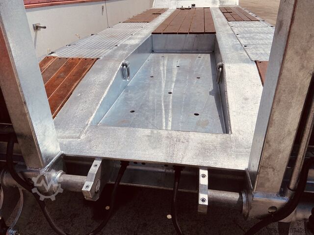 تریلر کفی کم ارتفاع Möslein T 4 VB F  4 Achs Tieflader- Anhänger, Neufahrzeug