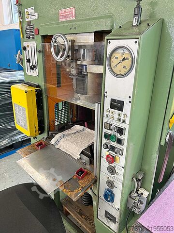 Vienas kolonnas prese Hans Schoen UTE-B