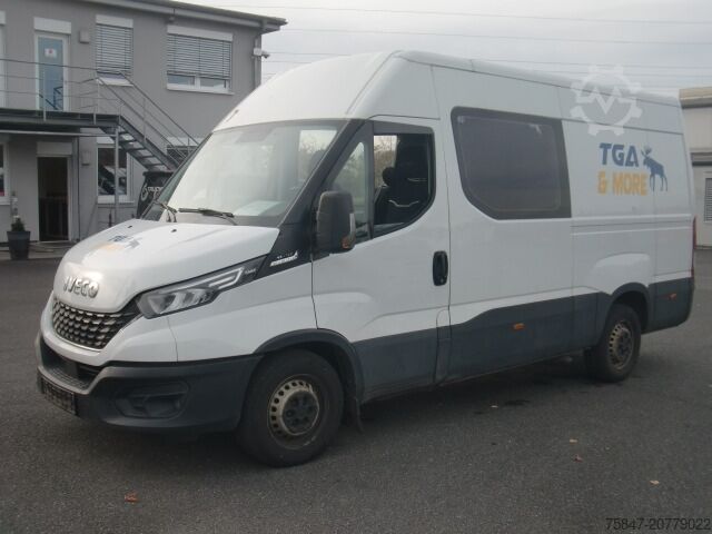 ボックスバン Iveco Daily 35 S 16 A8 V Doka