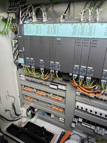 CNC strugarsko-glodački centar EMCO HYPERTURN 45