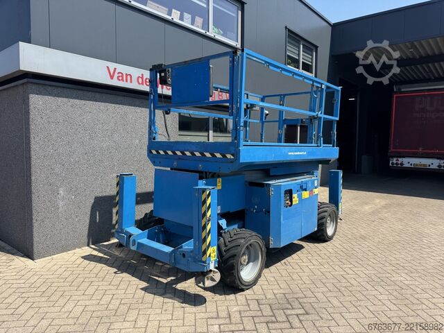  GENIE GS 2669 RT  Hoogwerker / Arbeitsbuhne / Sciccor 10M werkhoogte 4x4 kubota Diesel 2014