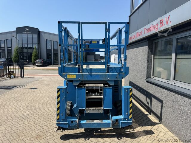  GENIE GS 2669 RT  Hoogwerker / Arbeitsbuhne / Sciccor 10M werkhoogte 4x4 kubota Diesel 2014