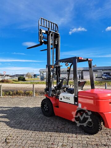 Gabelstapler TITAN TL 30 C